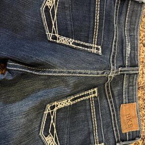 BKE Denim Low Rise Sabrina Denim Medium Wash Jeans Womens Embroidered Size 26/27